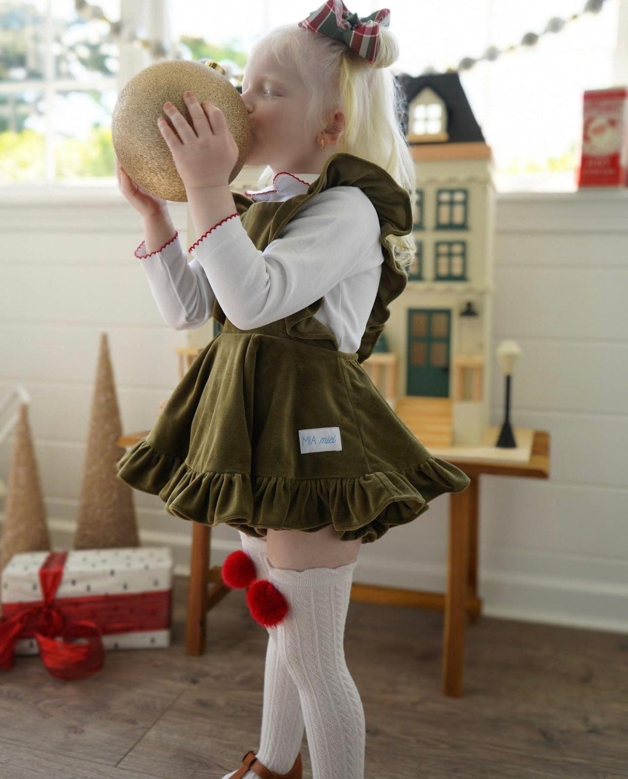 White Knee High Socks with Poms - Petite Maison Kids