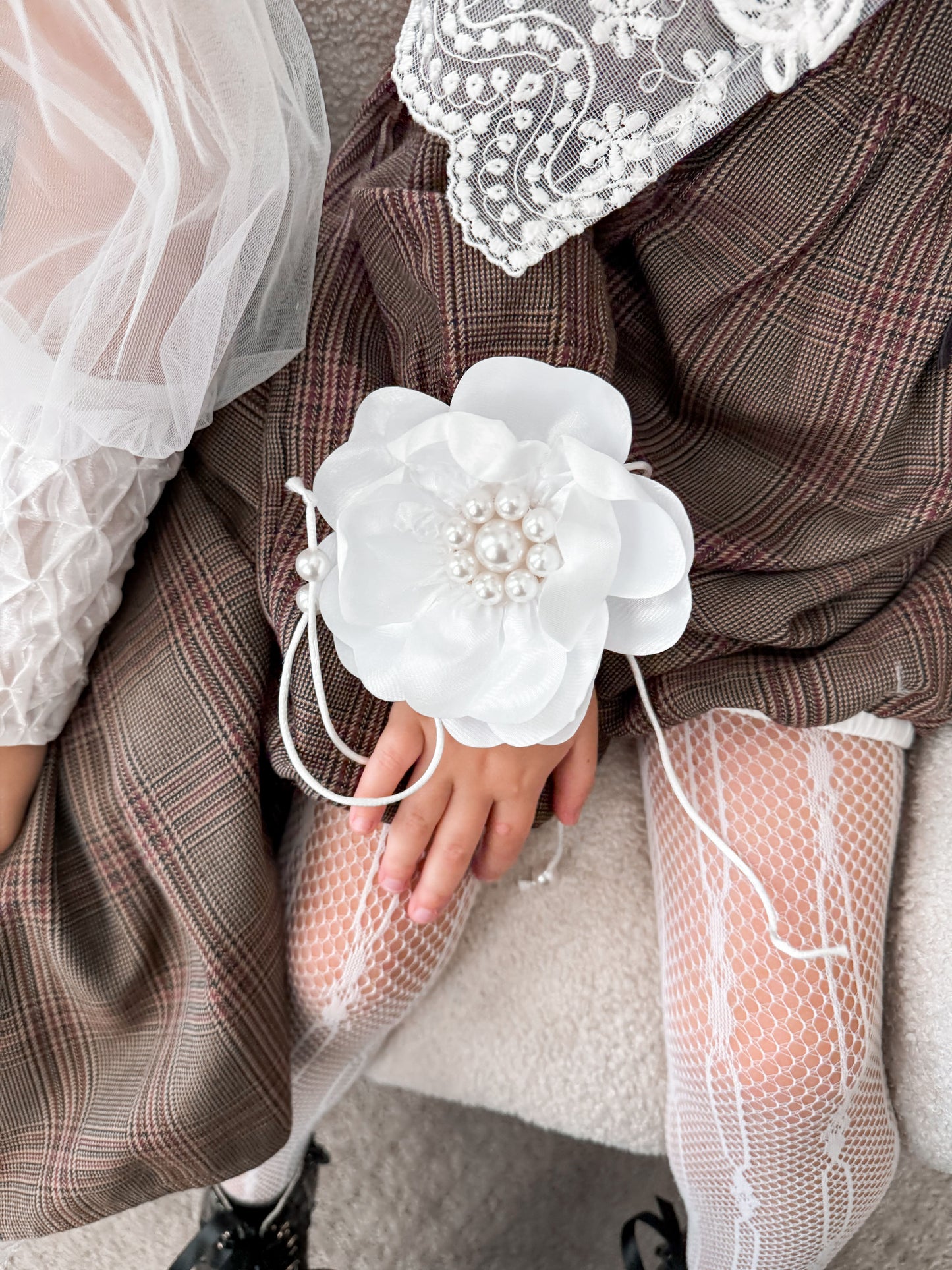 White Pearl Ceremony Flower Tie With Pearl Tassels