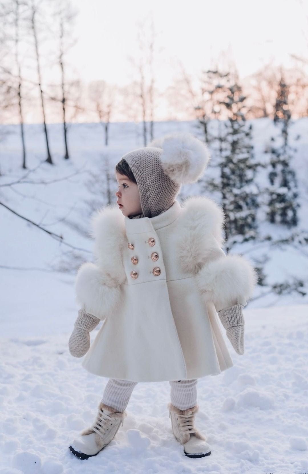 Honeycomb Beige Cashmere Bonnet with White Print Poms - Petite Maison Kids