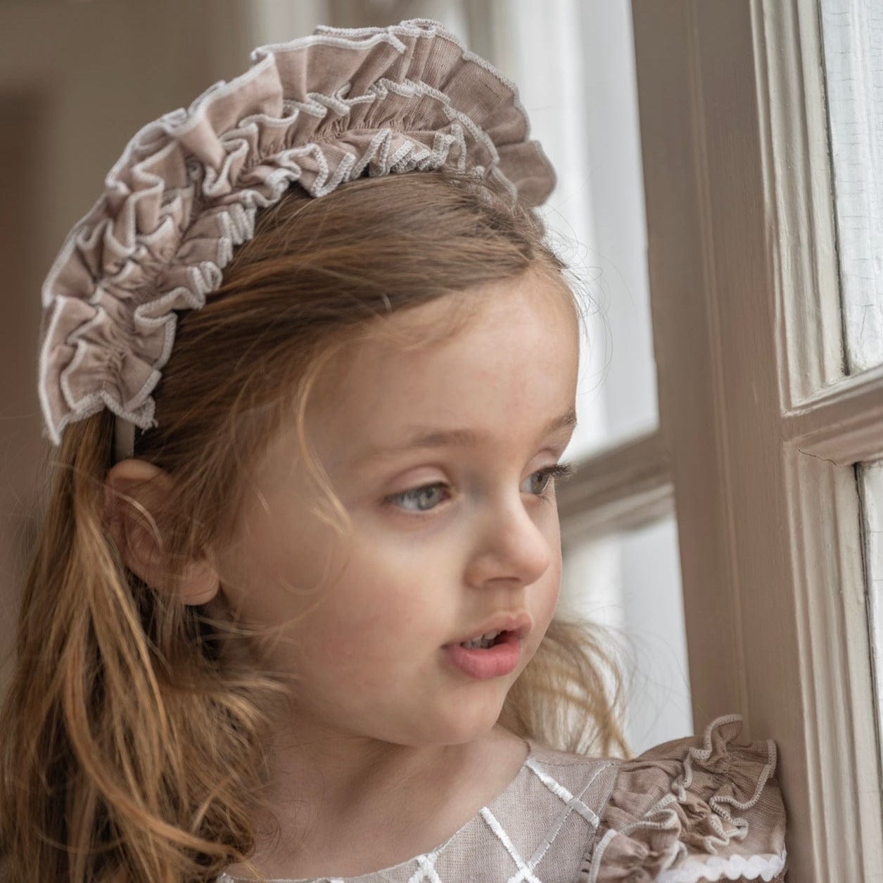 Ashlyn Vintage Ruffle Headband - Petite Maison Kids